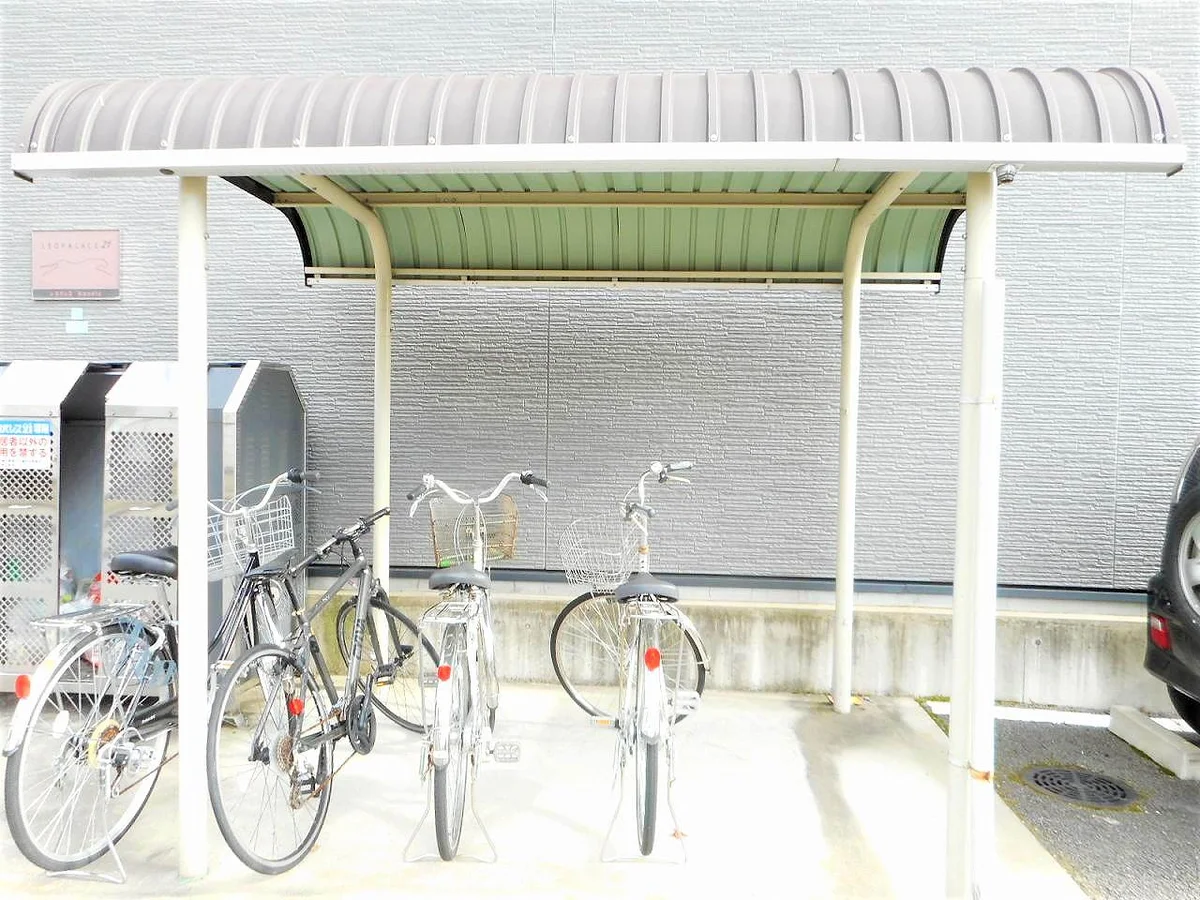 屋根付き駐輪場あり
