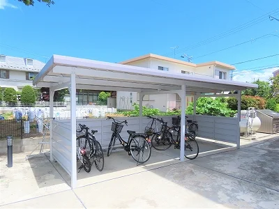 屋根付き駐輪場あり