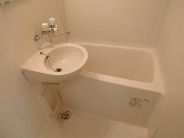 バス、トイレ別です。