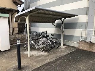 屋根付き駐輪場です。