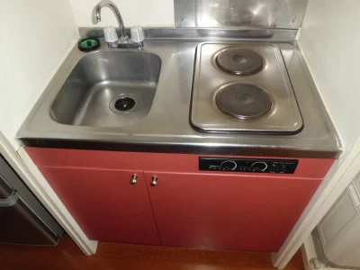 2口電気コンロ付ミニキッチン。