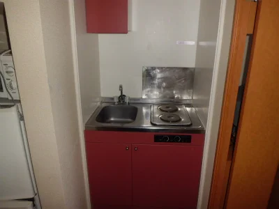 ２口電気コンロ付ミニキッチン。