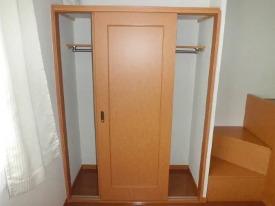 服もたっぷり収納可能。