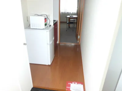 奥の居室はカーペット敷きです。