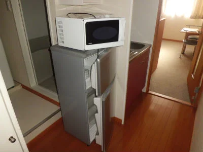 冷蔵庫と電子レンジ。