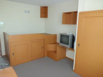 収納たっぷりの居室。