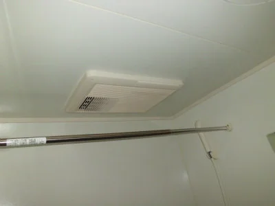 浴室乾燥機。洗濯物の乾きにくい天気の時に役立ちます。