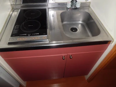 2口電気コンロ付ミニキッチン。