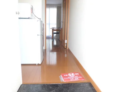 上がり框は段差少なく、安全に配慮。