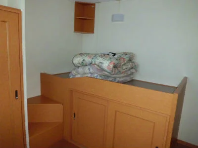 布団が付くのは短期契約の時のみ。