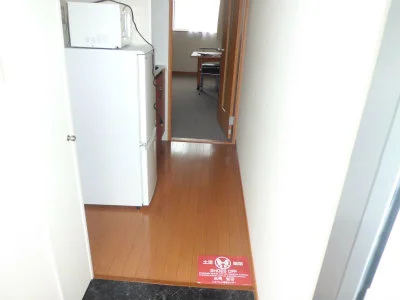 奥に居室が見えます。