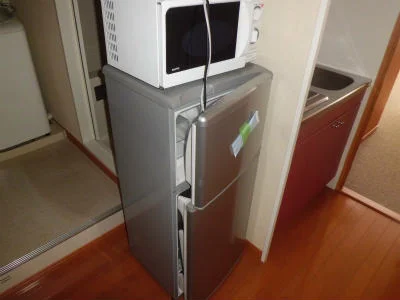 冷蔵庫と電子レンジ。