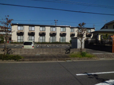 閑静な住宅街に立地しています。