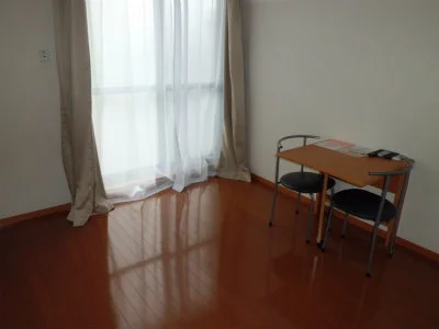 机は折り畳み可能です。