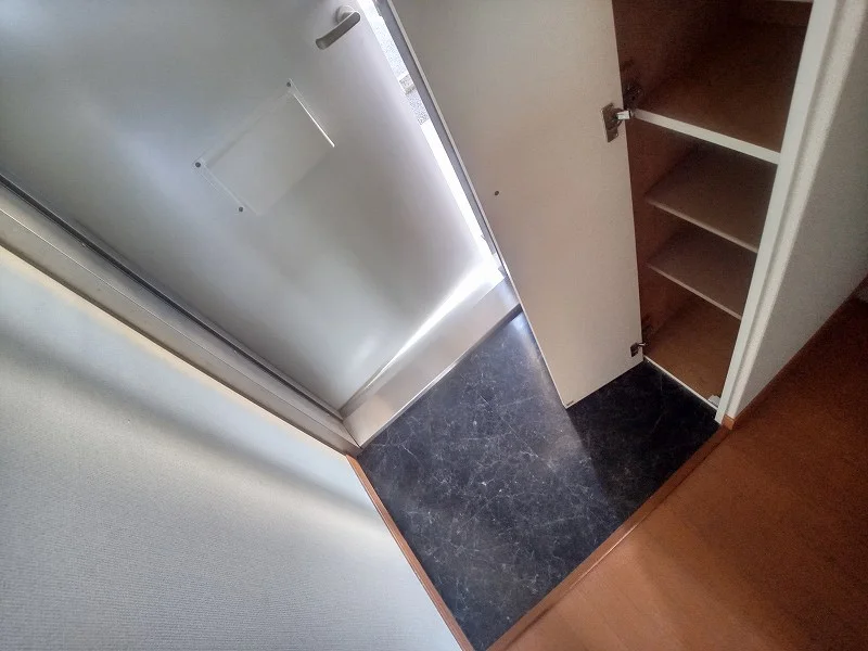 シューズボックス付き