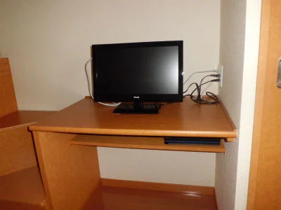 テレビとレオネット。月々1600円でネットつなぎ放題。