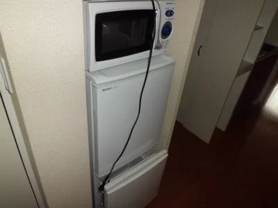 冷蔵庫と電子レンジ。