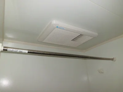 浴室乾燥機。冬場や雨の日に重宝します。