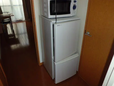 冷蔵庫と電子レンジ。