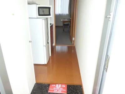 奥の居室はカーペット敷です。