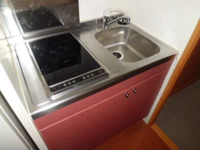 2口電気コンロ付きミニキッチン。