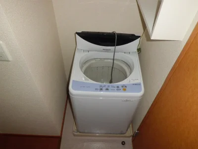 全自動洗濯機付き。