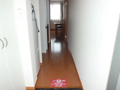 メイプルカラーのフローリングが美しいです。