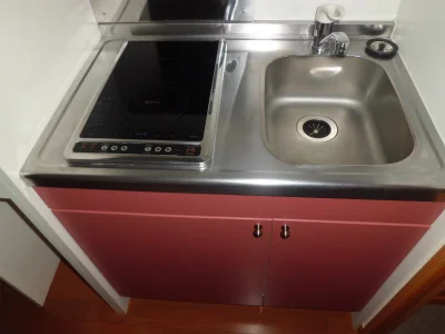 ２口電気コンロ付ミニキッチン。