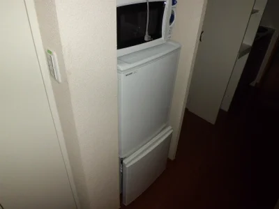 冷蔵庫と電子レンジ。