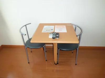 食事をしたり、勉強したりと用途は多彩です。