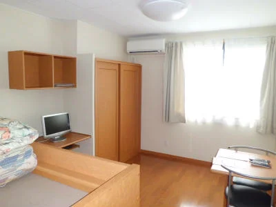 家具・家電が所狭しと配置されています。