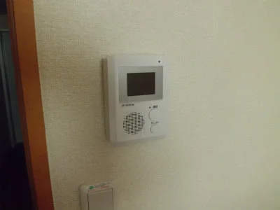 モニターホン。来客の姿をチェックできます。