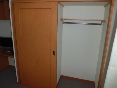 丈の長い服も掛けられます。