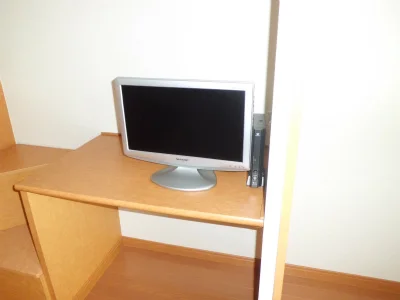 テレビ横にあるのがレオネット。