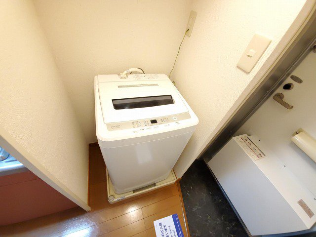 メーカーはお部屋によって異なります。