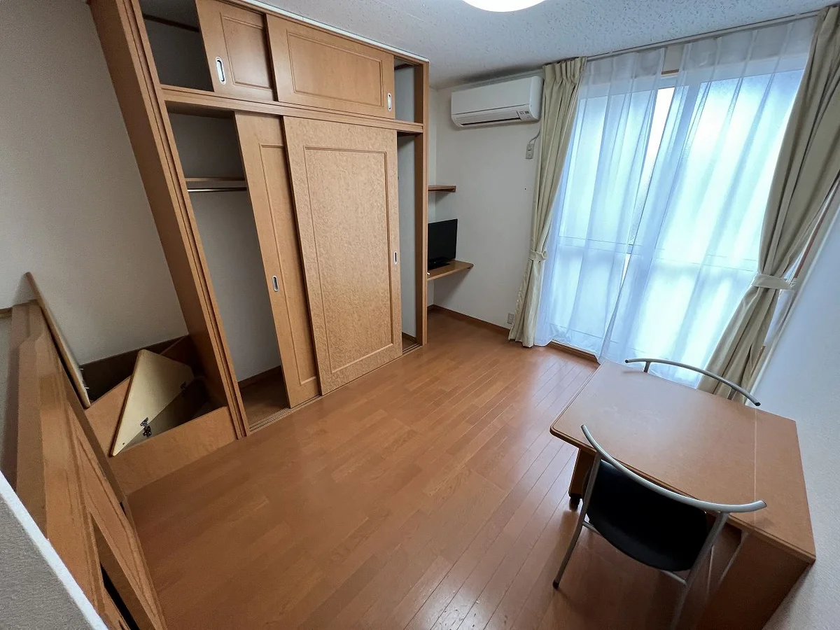 1階はフローリング、2階はじゅうたんです。