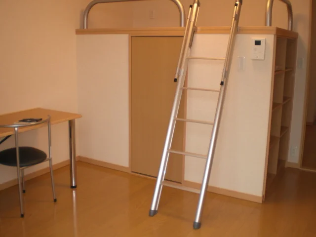 2階はじゅうたんです。