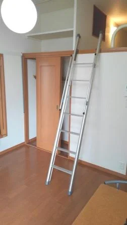 1階フローリング 2階じゅうたん