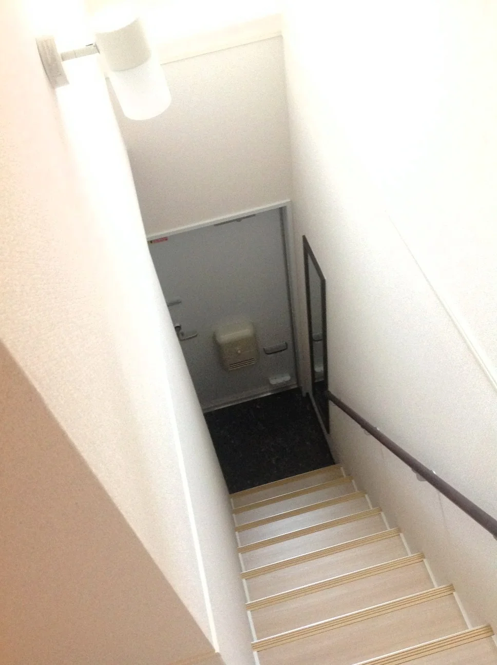 シューズクローク有り、鏡有りの玄関