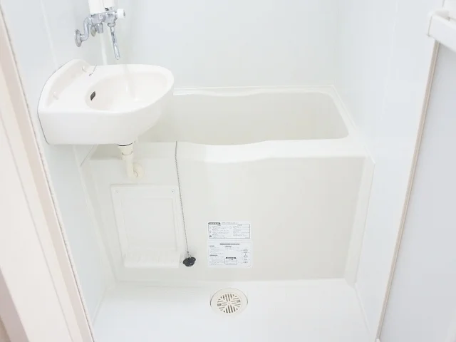 雨の日でも快適な浴室乾燥機付きです。