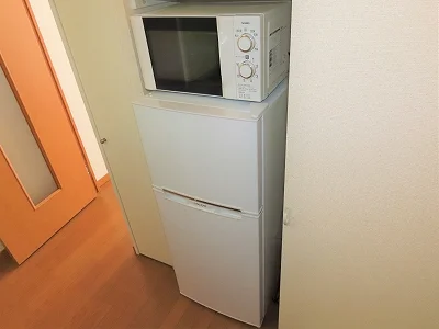 電子レンジ、冷蔵庫完備
