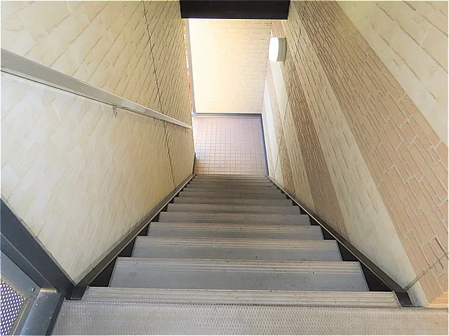 階段上からのアングルです