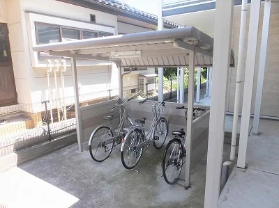 屋根付き駐輪場あり
