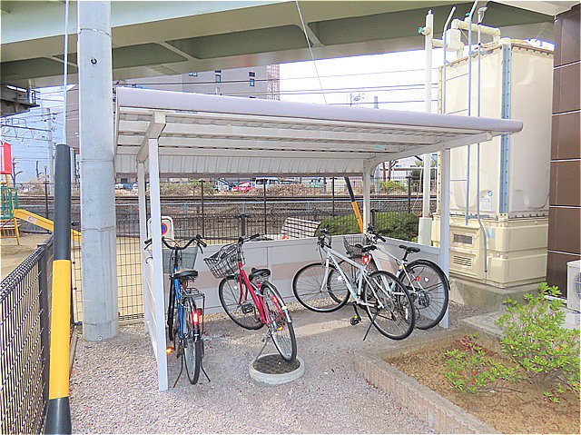 屋根付き駐輪場あり