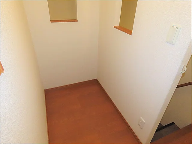 階段横にスペースがあり、お部屋を広く活用できます