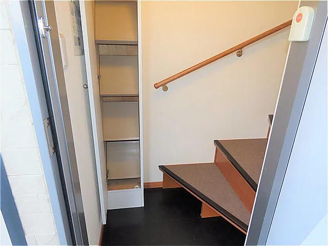 1階に玄関がある内階段のお部屋です