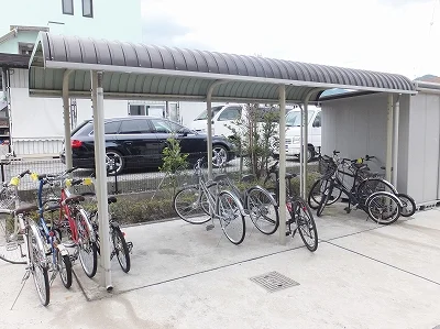 屋根付き駐輪場あり
