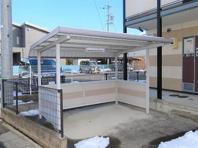 屋根付き駐輪場あり