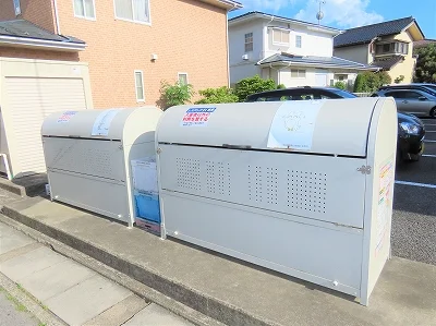 敷地内にゴミ庫が設置されておりゴミ捨てに便利です