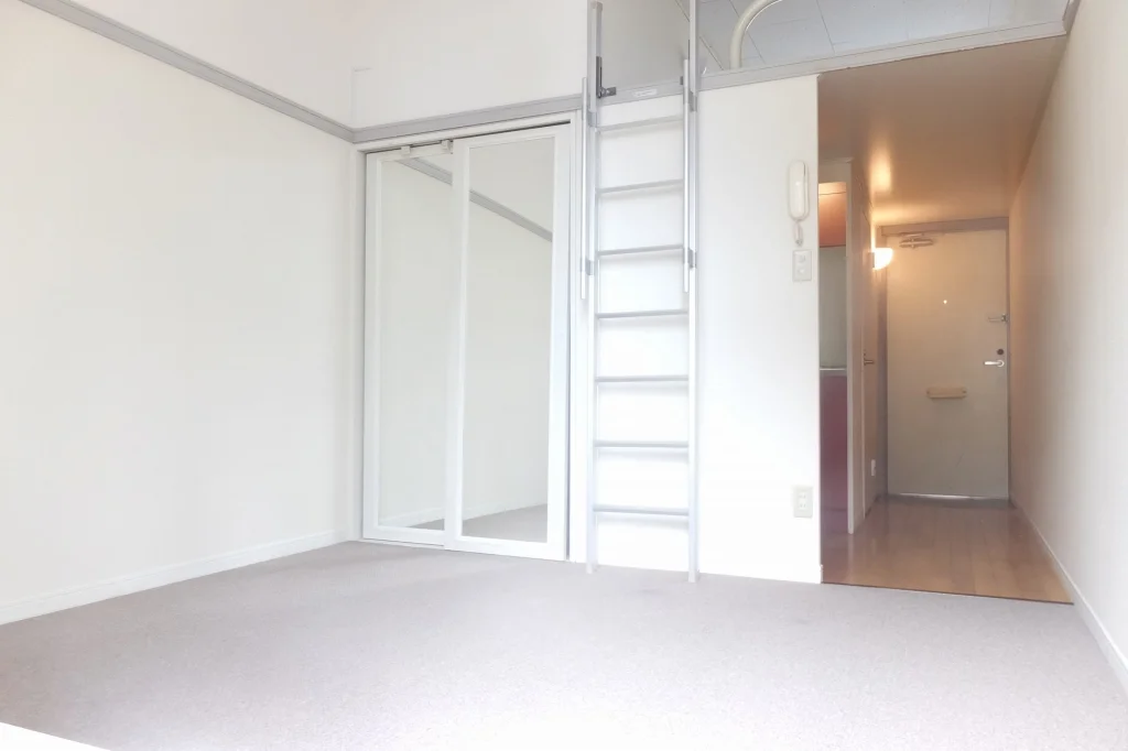 家具・家電無し（エアコンのみ設置）